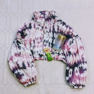 Berksha Cropped Unique Zip Up Wind Breaker